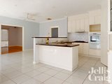 https://images.listonce.com.au/custom/160x/listings/120-grandview-road-wheelers-hill-vic-3150/391/01606391_img_07.jpg?zd4Y0w0L0F4