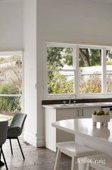 https://images.listonce.com.au/custom/160x/listings/120-noone-street-clifton-hill-vic-3068/669/01746669_img_10.jpg?tXaIaBHRGQo