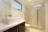 https://images.listonce.com.au/custom/160x/listings/120-stenhouse-avenue-brooklyn-vic-3012/120/01639120_img_13.jpg?V7s6VkUAigw