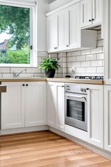 https://images.listonce.com.au/custom/160x/listings/1203-station-street-fairfield-vic-3078/400/01321400_img_13.jpg?wXHmkTJ6hPw