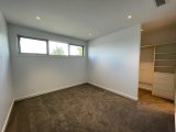 https://images.listonce.com.au/custom/160x/listings/120b-bernard-street-cheltenham-vic-3192/383/01989383_img_05.jpg?j8ZMA60x45A