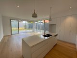 https://images.listonce.com.au/custom/160x/listings/120b-bernard-street-cheltenham-vic-3192/383/01989383_img_09.jpg?qBjfpha1aao