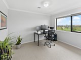 https://images.listonce.com.au/custom/160x/listings/121-abbeygate-drive-werribee-vic-3030/927/01531927_img_17.jpg?q9Cku1HtnNU