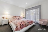 https://images.listonce.com.au/custom/160x/listings/121-alameda-avenue-mornington-vic-3931/534/01934534_img_06.jpg?sAr0VJgz24w