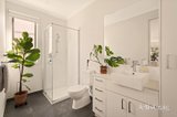 https://images.listonce.com.au/custom/160x/listings/121-barker-street-cheltenham-vic-3192/168/01977168_img_08.jpg?ijDMDnvufqo