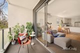 https://images.listonce.com.au/custom/160x/listings/121-barker-street-cheltenham-vic-3192/168/01977168_img_11.jpg?8NVo0y-bQB8