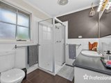 https://images.listonce.com.au/custom/160x/listings/121-bastow-road-lilydale-vic-3140/002/01526002_img_16.jpg?nr1_6eCr1AM