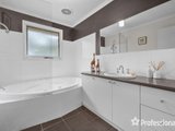 https://images.listonce.com.au/custom/160x/listings/121-bastow-road-lilydale-vic-3140/002/01526002_img_20.jpg?9MXpAunAmvM