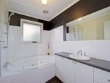 https://images.listonce.com.au/custom/160x/listings/121-bastow-road-lilydale-vic-3140/322/01525322_img_16.jpg?XWUeNDHWA_k