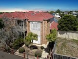 https://images.listonce.com.au/custom/160x/listings/121-gertrude-street-geelong-west-vic-3218/586/01698586_img_16.jpg?v6ZysBiW_QM