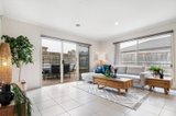 https://images.listonce.com.au/custom/160x/listings/121-gordons-road-south-morang-vic-3752/475/01916475_img_02.jpg?oGoBgL_MiMw
