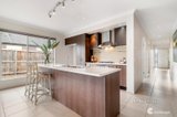 https://images.listonce.com.au/custom/160x/listings/121-gordons-road-south-morang-vic-3752/977/01718977_img_02.jpg?2_uTVaOmKls