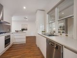 https://images.listonce.com.au/custom/160x/listings/121-lucas-avenue-kilsyth-vic-3137/061/00621061_img_04.jpg?JidjLQgQETg