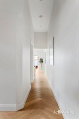 https://images.listonce.com.au/custom/160x/listings/121-male-street-brighton-vic-3186/963/01947963_img_02.jpg?IWr8pbm8L24