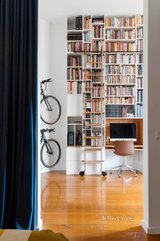 https://images.listonce.com.au/custom/160x/listings/12115-oxford-street-collingwood-vic-3066/268/01737268_img_08.jpg?0TiCGS3Yw2k