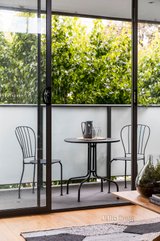 https://images.listonce.com.au/custom/160x/listings/12158-clarendon-street-thornbury-vic-3071/383/01144383_img_05.jpg?wWP6tACQanM