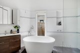 https://images.listonce.com.au/custom/160x/listings/121a-eglinton-street-kew-vic-3101/553/01973553_img_04.jpg?CKP9EV-sL4A