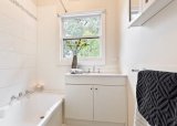 https://images.listonce.com.au/custom/160x/listings/122-collins-st-diamond-creek-vic-3089/801/01691801_img_05.jpg?rI4h7eLnDnM