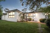 https://images.listonce.com.au/custom/160x/listings/122-fernside-avenue-briar-hill-vic-3088/983/01588983_img_08.jpg?1rLKrF81BNI