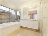 https://images.listonce.com.au/custom/160x/listings/122-grieve-parade-altona-vic-3018/299/01202299_img_03.jpg?Wv9bH_xEISE