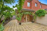 https://images.listonce.com.au/custom/160x/listings/122-oriel-road-ivanhoe-vic-3079/030/01727030_img_05.jpg?AxUSQ1mGx28