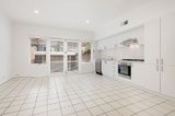 https://images.listonce.com.au/custom/160x/listings/122-park-street-south-melbourne-vic-3205/212/01650212_img_06.jpg?c9CN_Yx07sA