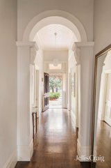 https://images.listonce.com.au/custom/160x/listings/122-peel-street-kew-vic-3101/985/01982985_img_02.jpg?DcCWQtBc02o