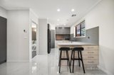https://images.listonce.com.au/custom/160x/listings/122-remembrance-drive-cardigan-vic-3352/484/01718484_img_04.jpg?7OnqAqhrg1s