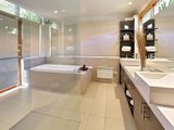 https://images.listonce.com.au/custom/160x/listings/122-ruskin-street-elwood-vic-3184/276/01794276_img_07.jpg?dTEQ-7RR4sU