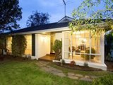 https://images.listonce.com.au/custom/160x/listings/122-russell-street-camberwell-vic-3124/234/01685234_img_10.jpg?32CfLaQANDM