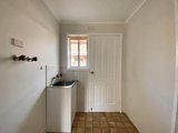 https://images.listonce.com.au/custom/160x/listings/122-wirksworth-street-herne-hill-vic-3218/341/01812341_img_08.jpg?8tVwApmd67Q