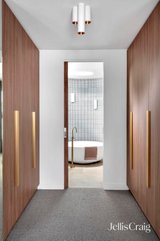 https://images.listonce.com.au/custom/160x/listings/122-woolton-avenue-thornbury-vic-3071/088/01811088_img_16.jpg?s6NjIVKlKVU