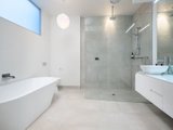 https://images.listonce.com.au/custom/160x/listings/1220-roden-street-west-melbourne-vic-3003/660/00391660_img_07.jpg?KQnpvzAyHf4