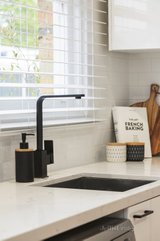 https://images.listonce.com.au/custom/160x/listings/1224-gooch-street-thornbury-vic-3071/883/00705883_img_07.jpg?zg1Ka9lt84g