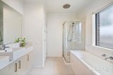 https://images.listonce.com.au/custom/160x/listings/1226-green-island-avenue-mount-martha-vic-3934/092/01982092_img_07.jpg?oqlb9n_Q_gI
