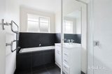 https://images.listonce.com.au/custom/160x/listings/123-davis-street-belmont-vic-3216/640/01989640_img_07.jpg?1GFhOqrOILI