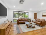 https://images.listonce.com.au/custom/160x/listings/123-esther-crescent-mooroolbark-vic-3138/517/00963517_img_03.jpg?SARRBDbNDFw