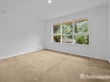 https://images.listonce.com.au/custom/160x/listings/123-lawson-road-mooroolbark-vic-3138/968/01525968_img_07.jpg?g6ixJwuhioc