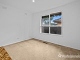 https://images.listonce.com.au/custom/160x/listings/123-lawson-road-mooroolbark-vic-3138/968/01525968_img_09.jpg?-KenZFDkW2E