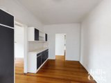 https://images.listonce.com.au/custom/160x/listings/123-neville-street-bentleigh-east-vic-3165/973/01779973_img_03.jpg?zdBWHqsPT9g