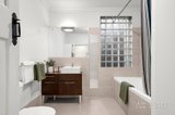 https://images.listonce.com.au/custom/160x/listings/123-ormond-esplanade-elwood-vic-3184/360/01780360_img_28.jpg?96a99MM4q2I