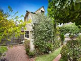 https://images.listonce.com.au/custom/160x/listings/123-winfield-road-balwyn-north-vic-3104/896/01684896_img_08.jpg?dWnHFl4cUkQ