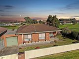 https://images.listonce.com.au/custom/160x/listings/123-woolvet-avenue-belmont-vic-3216/653/01698653_img_11.jpg?r2DmLxzEVlg
