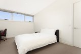 https://images.listonce.com.au/custom/160x/listings/12300-racecourse-road-flemington-vic-3031/946/00217946_img_04.jpg?rM0-rIeEX90