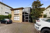 https://images.listonce.com.au/custom/160x/listings/1239-byron-st-elwood-vic-3184/634/01909634_img_15.jpg?qjdsPRkgnbc