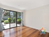 https://images.listonce.com.au/custom/160x/listings/124-26-jarvis-avenue-croydon-vic-3136/526/01525526_img_05.jpg?dwAotGgdifA