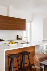 https://images.listonce.com.au/custom/160x/listings/124-bent-street-northcote-vic-3070/465/01927465_img_11.jpg?-6vPLyi33O8