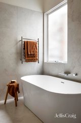 https://images.listonce.com.au/custom/160x/listings/124-bent-street-northcote-vic-3070/465/01927465_img_15.jpg?ccDqIP0hGmA
