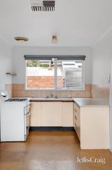 https://images.listonce.com.au/custom/160x/listings/124-coniston-street-diamond-creek-vic-3089/296/01833296_img_05.jpg?zHvbBeoDy5I