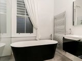 https://images.listonce.com.au/custom/160x/listings/124-mills-street-albert-park-vic-3206/985/01086985_img_06.jpg?aRxJQLC8HSM